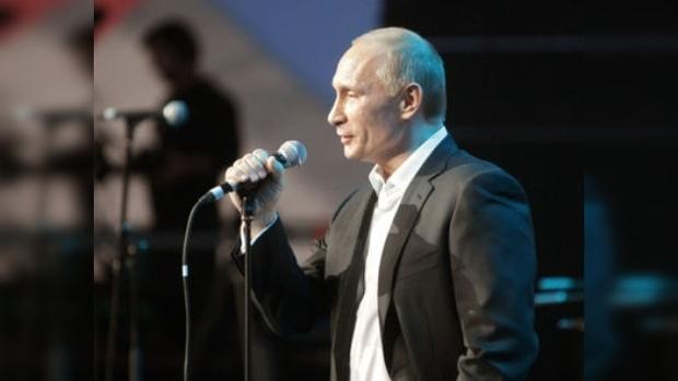 El vídeo viral de Putin cantando en directo ante un público entusiasmado repleto de estrellas de Hollywood