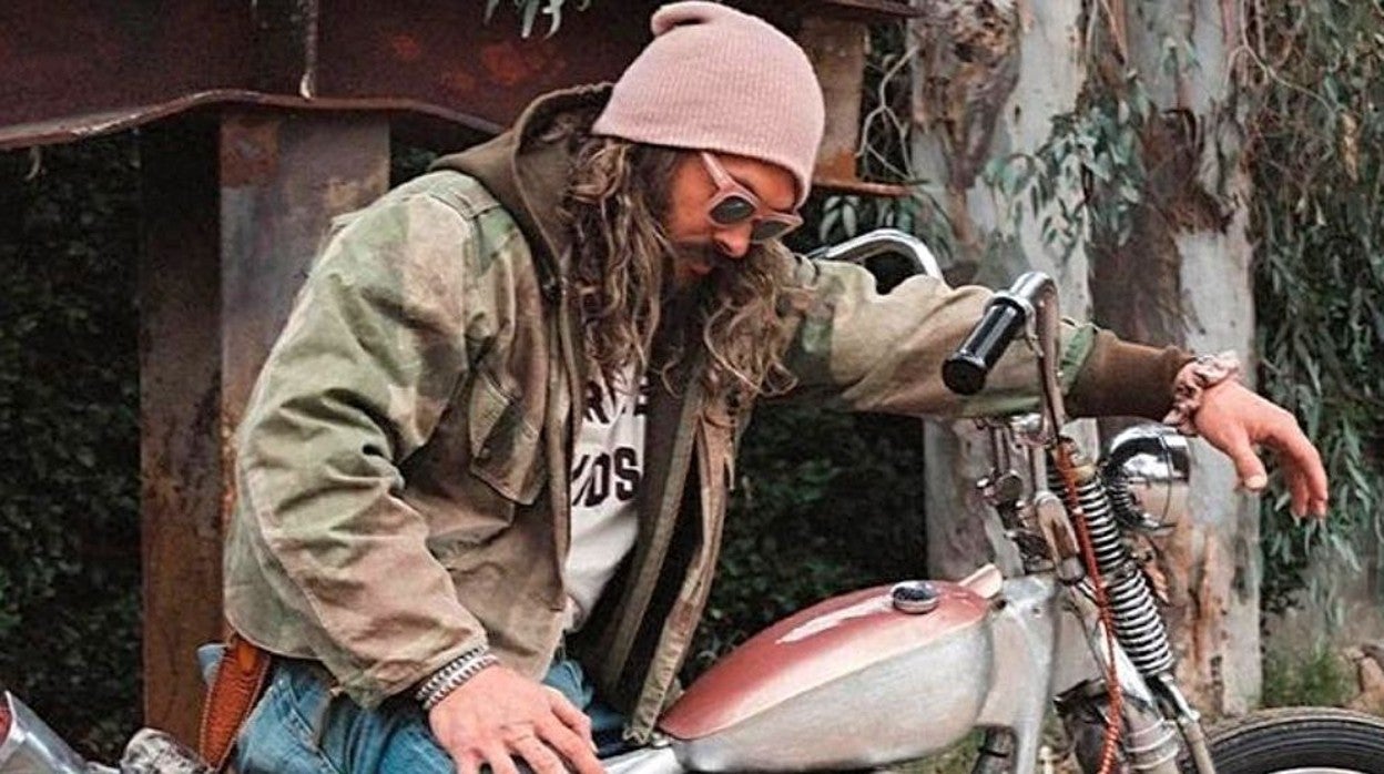 Jason Momoa sufre una avería mientras montaba en su Harley