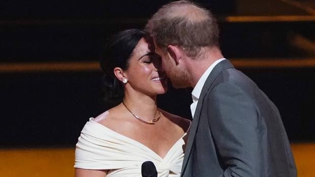 Complicidad entre el Príncipe Harry y Meghan Markle en los Juegos Invictus