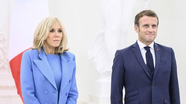 Emmanuel y Brigitte Macron, un amor a prueba de escándalos