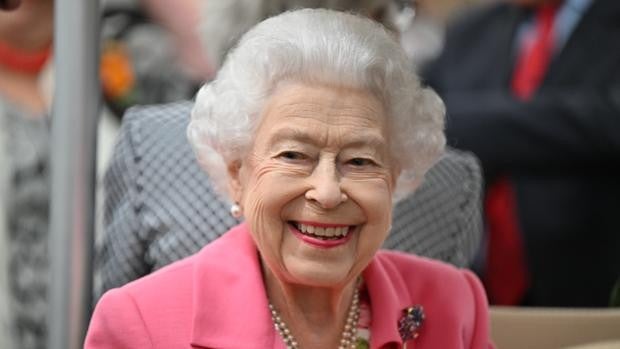 La advertencia de la Reina Isabel II al príncipe Harry y a Meghan Markle