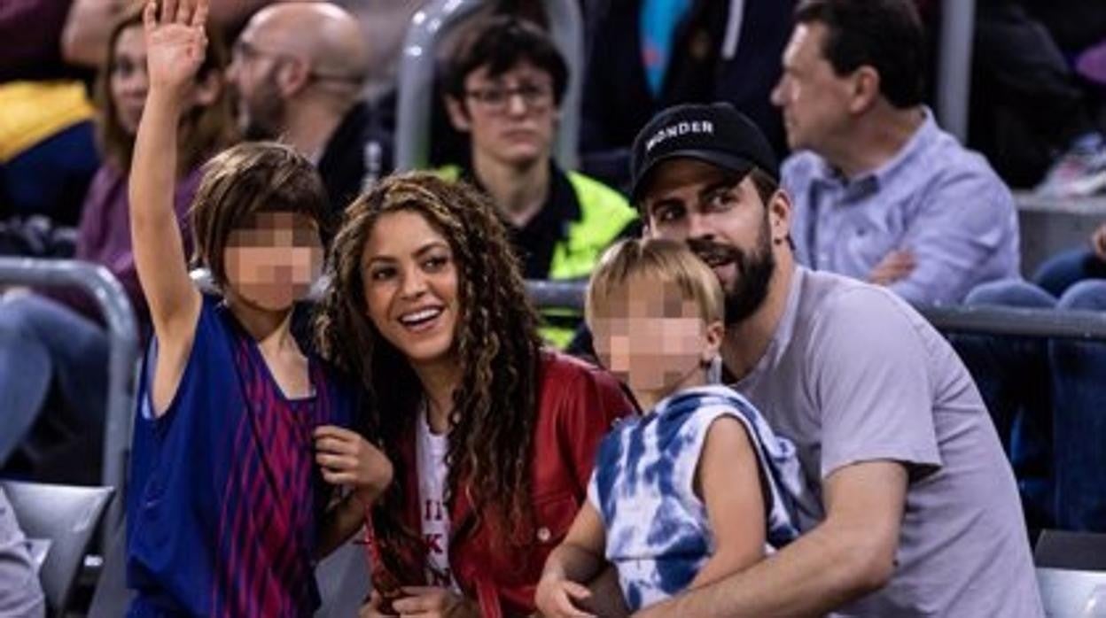 Shakira junto a Piqué y los dos hijos que tienen en común