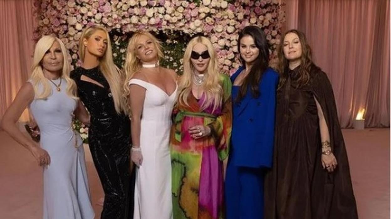 Donatella Versace, Paris Hilton, Britney Spears, Madonna, Selena Gomez y Drew Barrymore