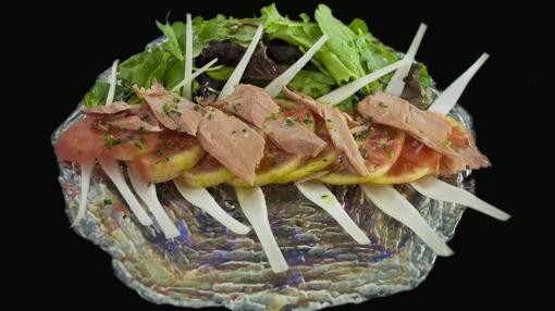 Ensalada de tomate ecológico con atún