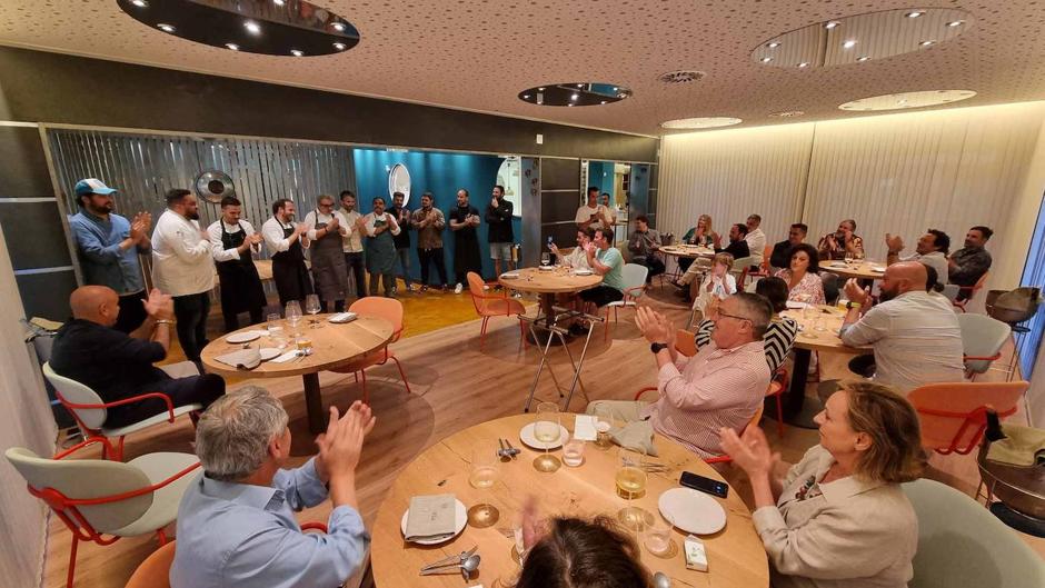 Juan Víu dice hasta luego a Barbate con una cena rodeado de los suyos