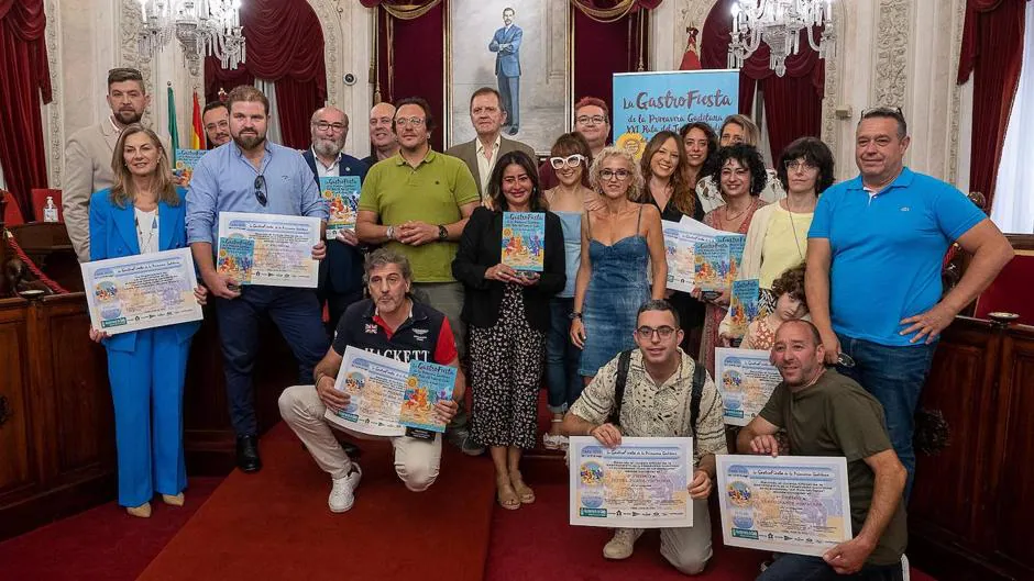 Entrega de los diplomas en el Ayuntamiento de Cádiz