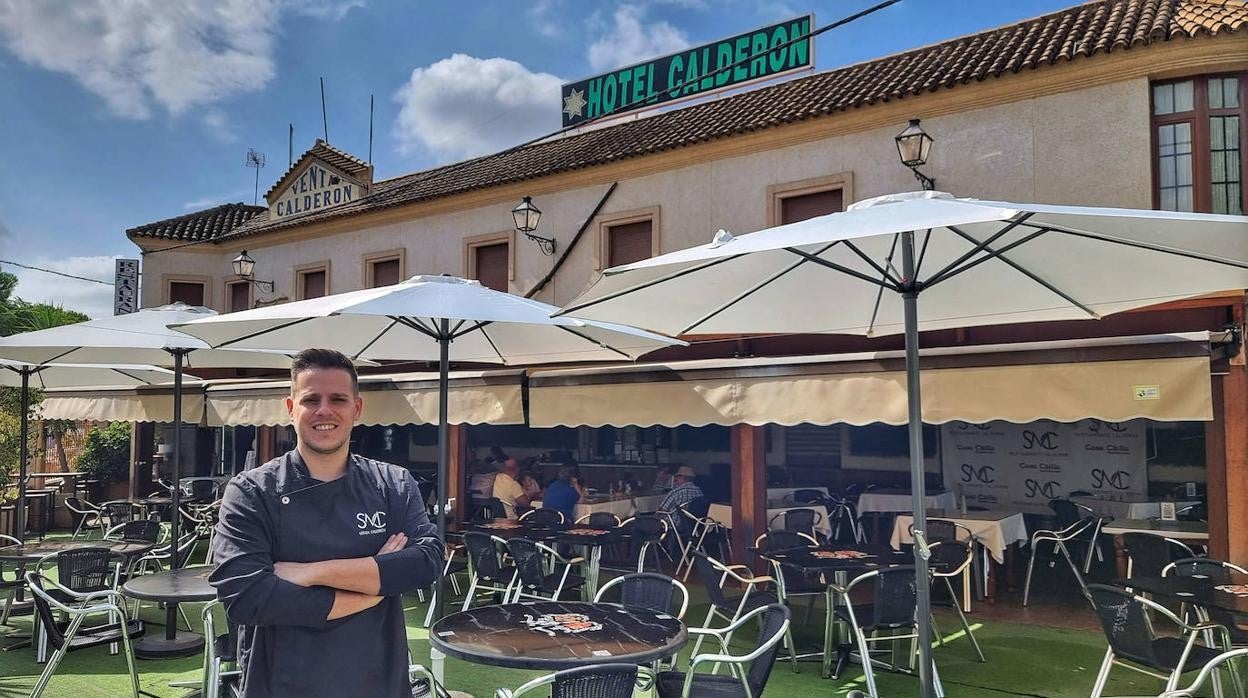 Salvi Muñoz, en la terraza de la Venta Calderón, en Arcos