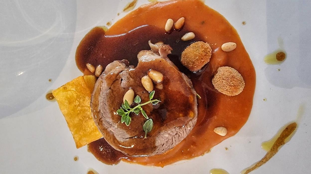 La pierna de cordero con salsa de trufa será el plato principal de Cortijo en Nochevieja