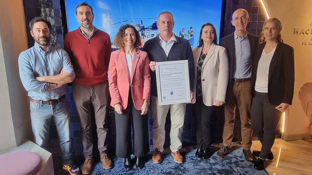 Juan Carlos MacKintosh, con la certificación MSC