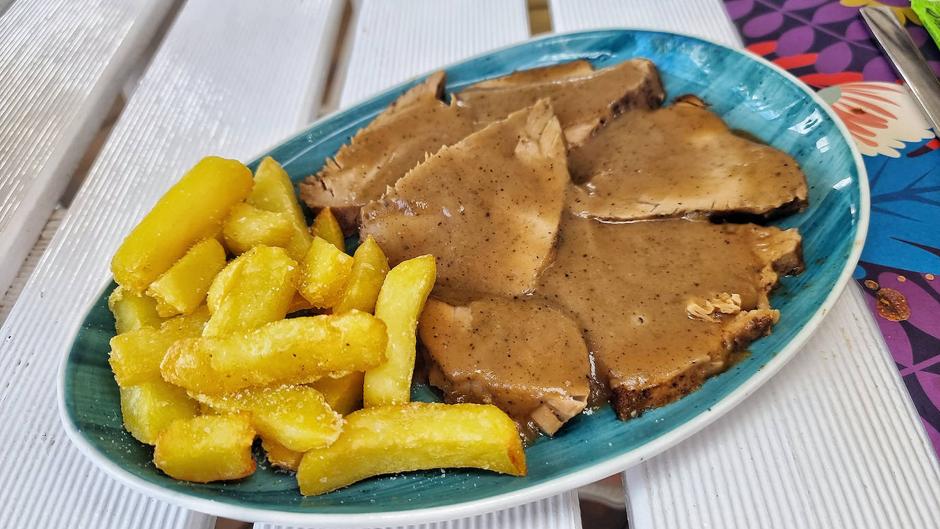 La Tertulia, lugar de encuentro y buena comida en Zahora