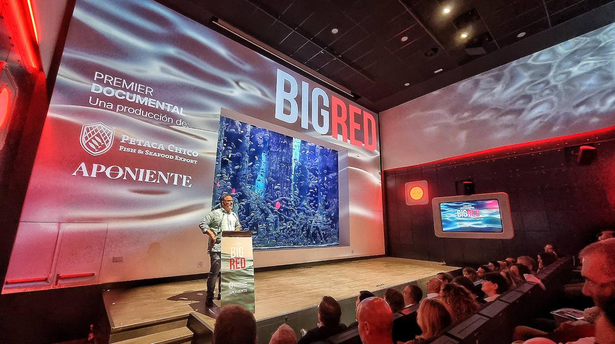 Ángel León, en la presentación de Big Red en el Acuario de Sevilla