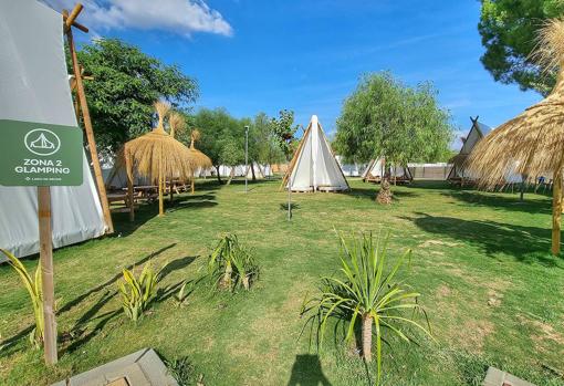 Zona de glamping del Camping Lago de Arcos