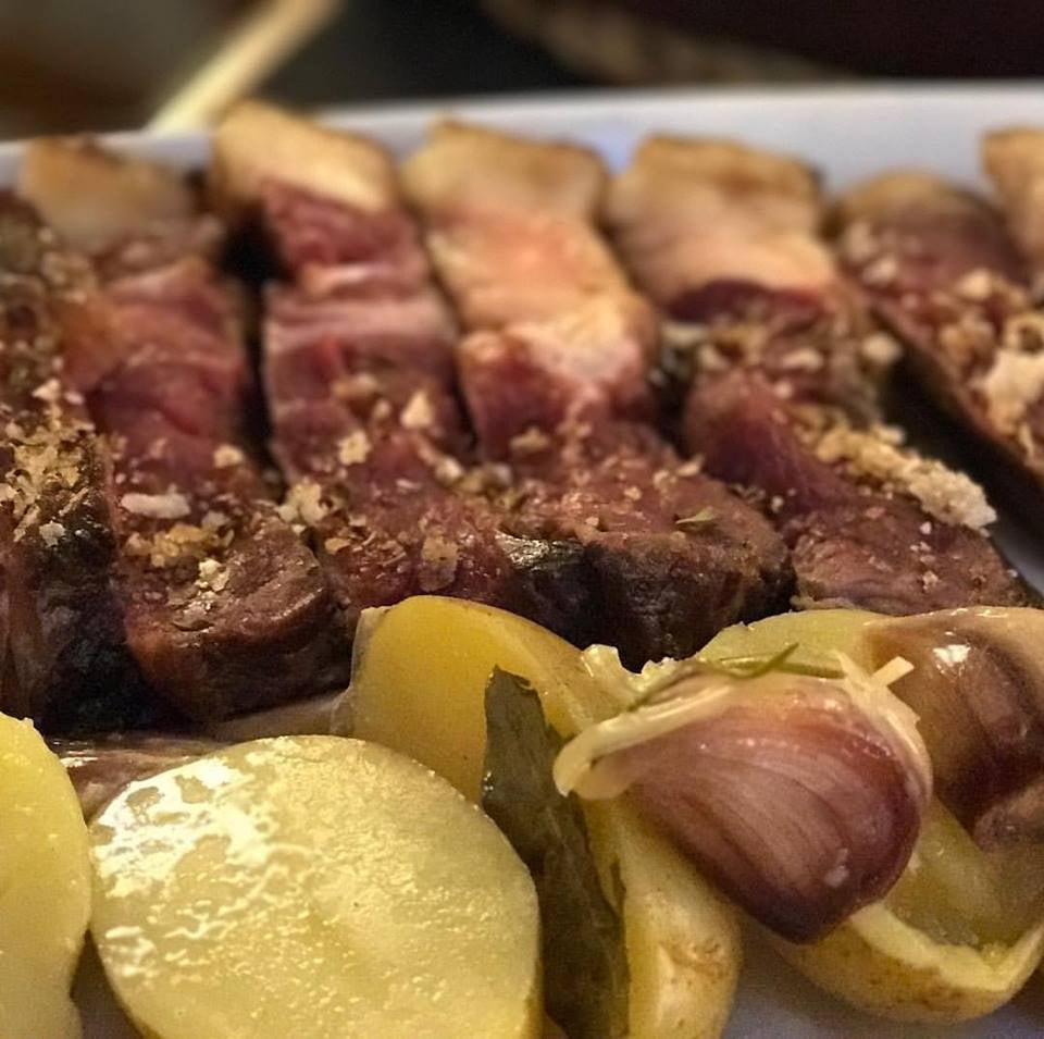 Parrilla, parada y fonda