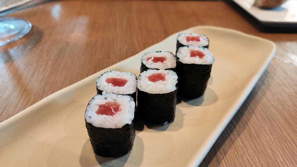 yokobarbatamakisatun. Makis de atún.