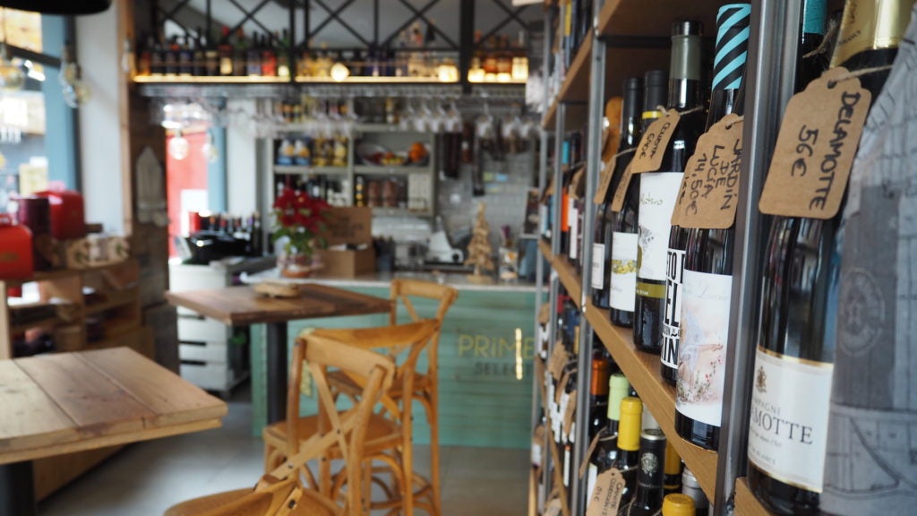 Primeria ofrece una zona de bar para degustar los productos que selecciona en vivo y en directo (M.S.).. Primeria ofrece una zona de bar para degustar los productos que selecciona en vivo y en directo (M.S.).