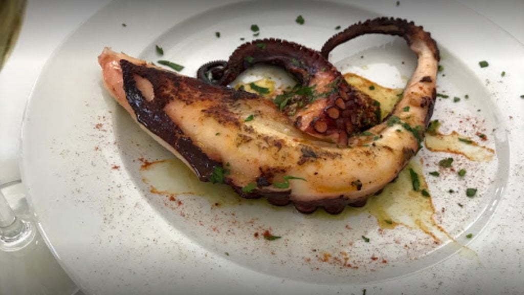 restaurante el yantar en mezquitilla malaga. 