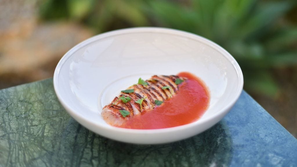 sashimi de salmonete en boho club marbella copia. 