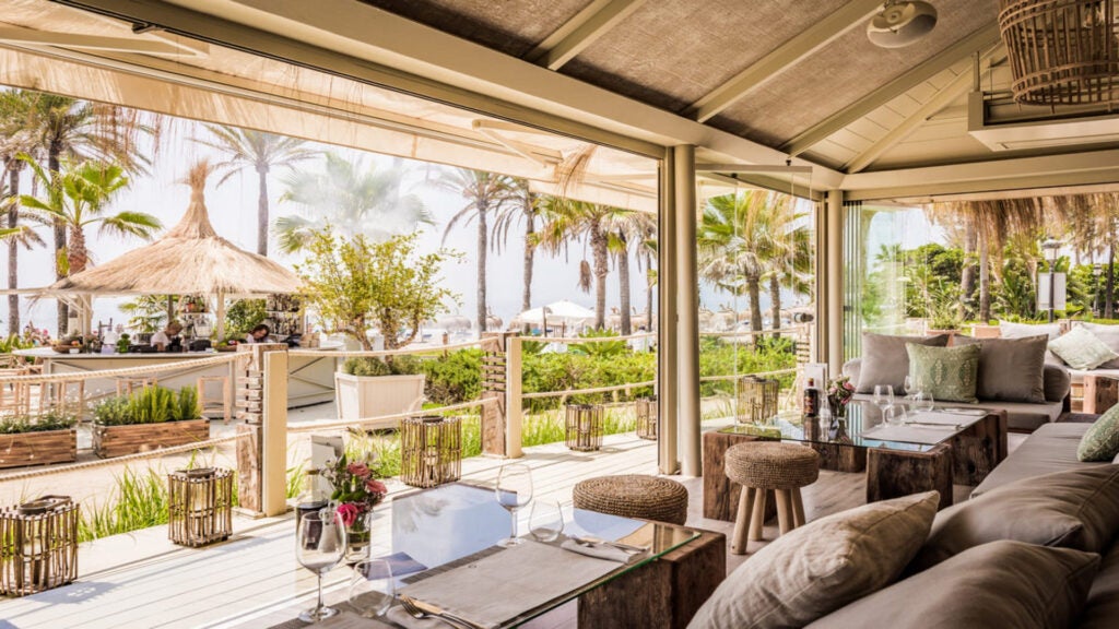 3dcbd8056f504532259e733a4b9e2ae3_XL. 