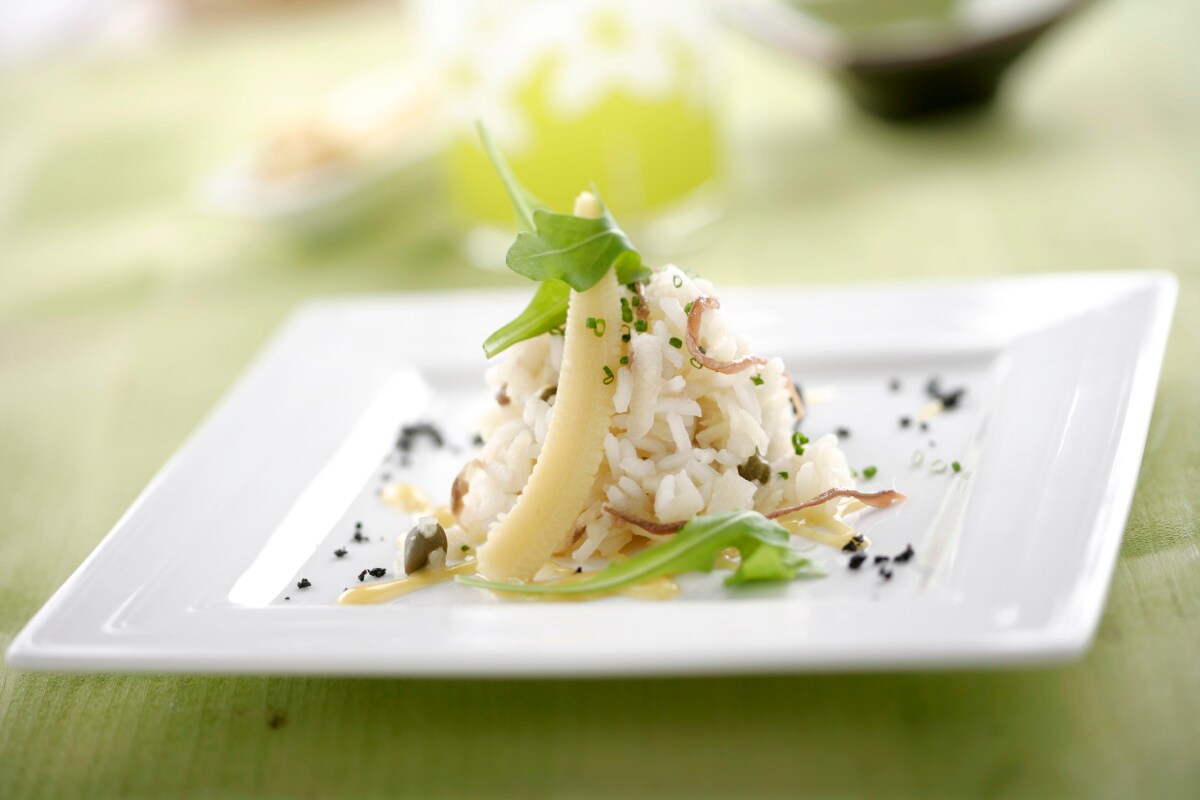 Ensalada de manzana con alcaparras y arroz. - Gurmé