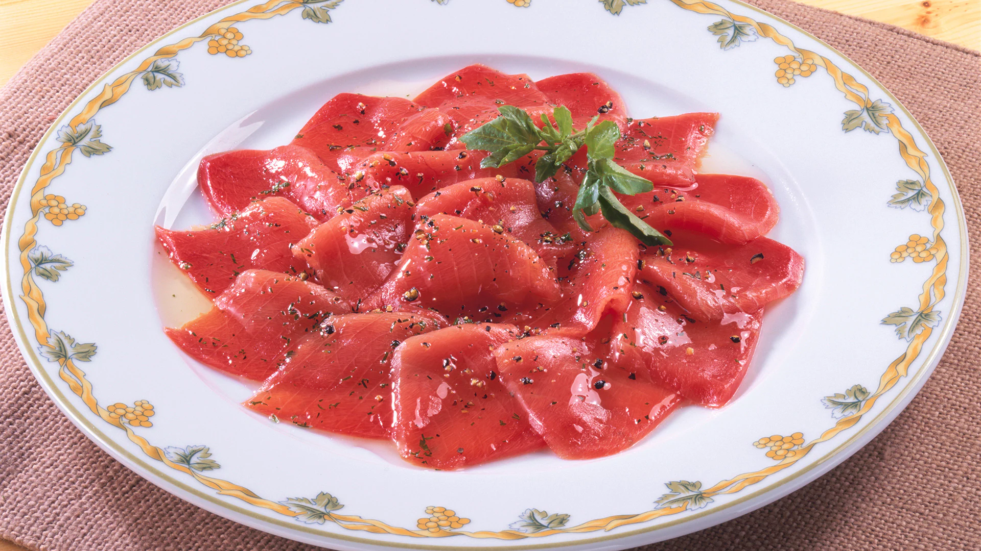 Carpaccio de atún con champiñones - Gurmé