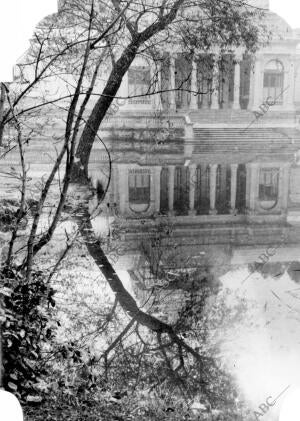 Vista del Palacio de Cristal en el Retiro