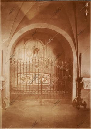 Panteón de la familia del Sr. romero Robledo en la cripta del convento de Belén...