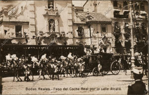 Paso del Coche Real por la calle Alcalá