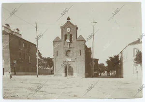 En el barrio de La Guindalera, la iglesia y la plaza del Pilar