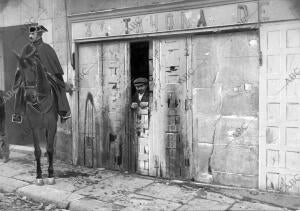 A la puerta, el encargado del establecimiento que repelió el asalto