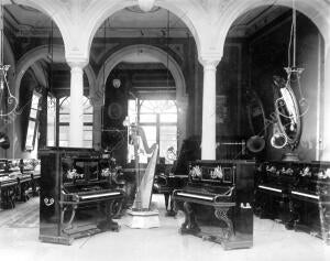 Salón del almacén de pianos Piazza