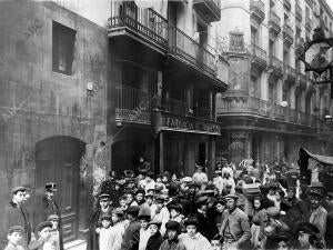 Casa número 9 de la calle Peu de la Creu, donde Estalló, que Produjo la muerte...