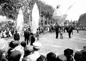 Imagen del concurso de globos de papel que se celebró en el Paseo de San Juan