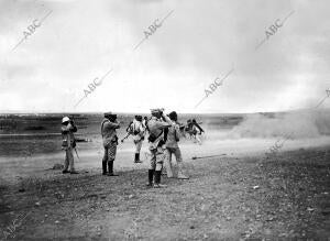 Protegiendo un convoy desde el campamento del Hipódromo