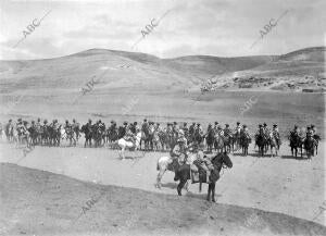 El Escuadron de Cazadores Formando durante la arenga que les Dirigió el general...