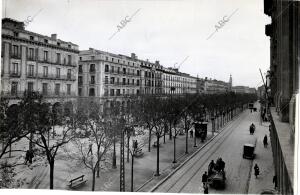 (CA.). Paseo de la Independencia