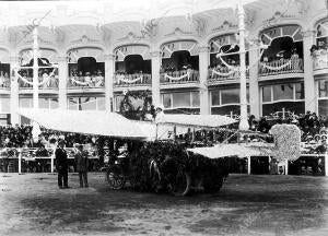 En la exposición nacional de Valencia, coche que Obtuvo el primer premio en la...