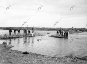 Construcción de una presa con Gaviones Metálicos en el río Ebro, para un canal...