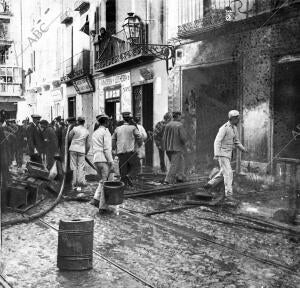 La droguería del Carmen durante el Incendio