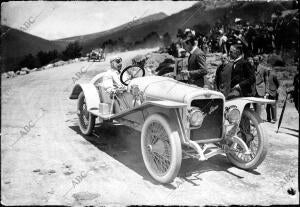 Su Majestad el Rey Don Alfonso XIII, primer presidente de honor y fundador del...