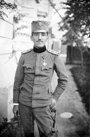 Alenjandro de Serbia en una fotografía de C. Chusseau-Flaviens