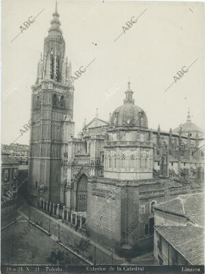 (CA.). Exterior de la Catedral