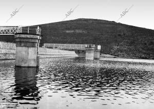 El pantano Gasset, que ha Sido solemnemente Inaugurado en las Cercanías de...