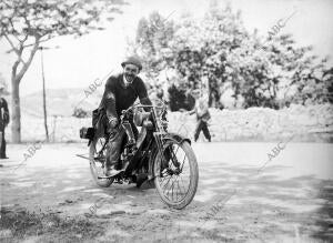 Miguel Lliviria (El Noy), ganador del primer premio y Copa de Regularidad, con...