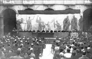 Una sesión del congreso litúrgico que actualmente se Celebra allí bajo la...