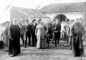 S.A.R. con su Acompañamiento, Visitando las Ermitas de Córdoba