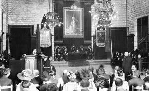 Sesión Celebrada en el salón de Ciento, en Barcelona, con motivo de la...