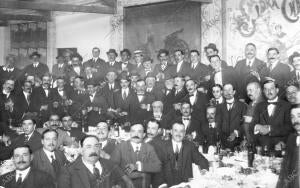 Banquete celebrado ayer por la sociedad de Aparejadores en obsequio de su junta...