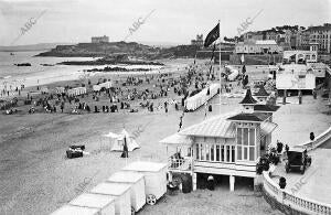 Un aspecto de la playa del Sardinero a la hora del baño