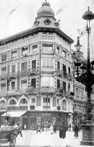 Edificio que Ocupa la sucursal en la plaza de la Reina