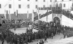 El patio del cuartel de infantería durante los Festejos